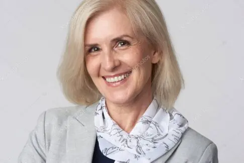 Retrato profesional de Elizabeth Tapia, consultora de BioAdvise